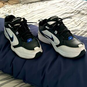 Men’s NIKE Air Monarch 10.5 W